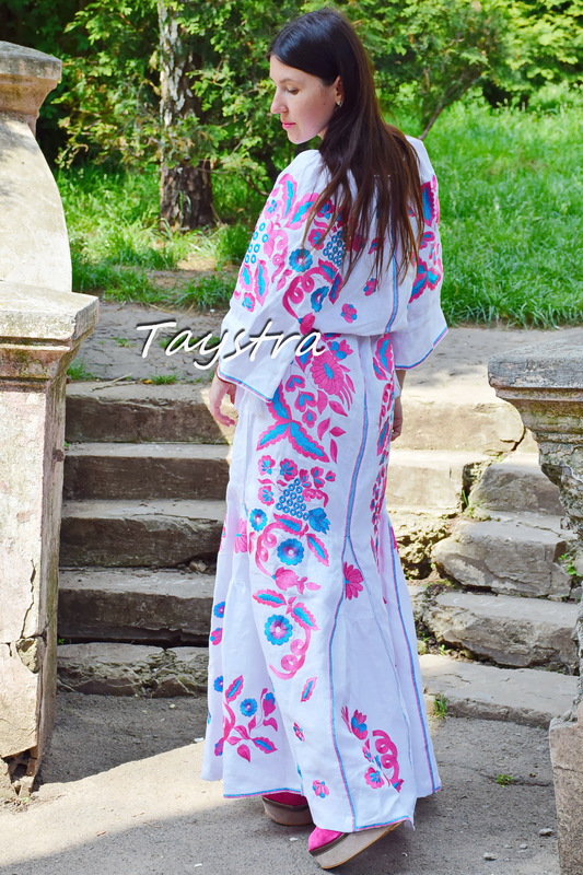 Boho Dress Embroidered, White linen Dress, boho chic Bohemian Vyshyvanka Dress Ukrainian embroidery Vita Kin style 